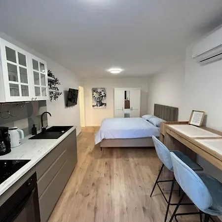 New Fiore, Apartment